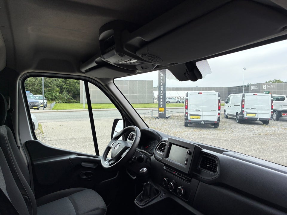 Renault Master IV T33 2,3 dCi 150 L2H2 Kassevogn
