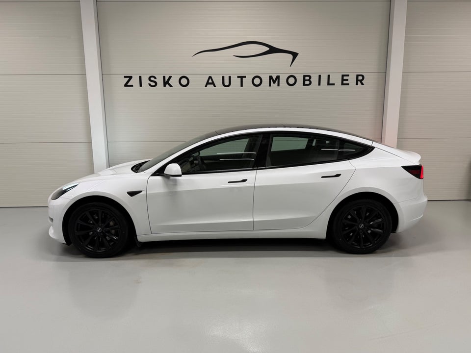 Tesla Model 3 Long Range AWD 4d