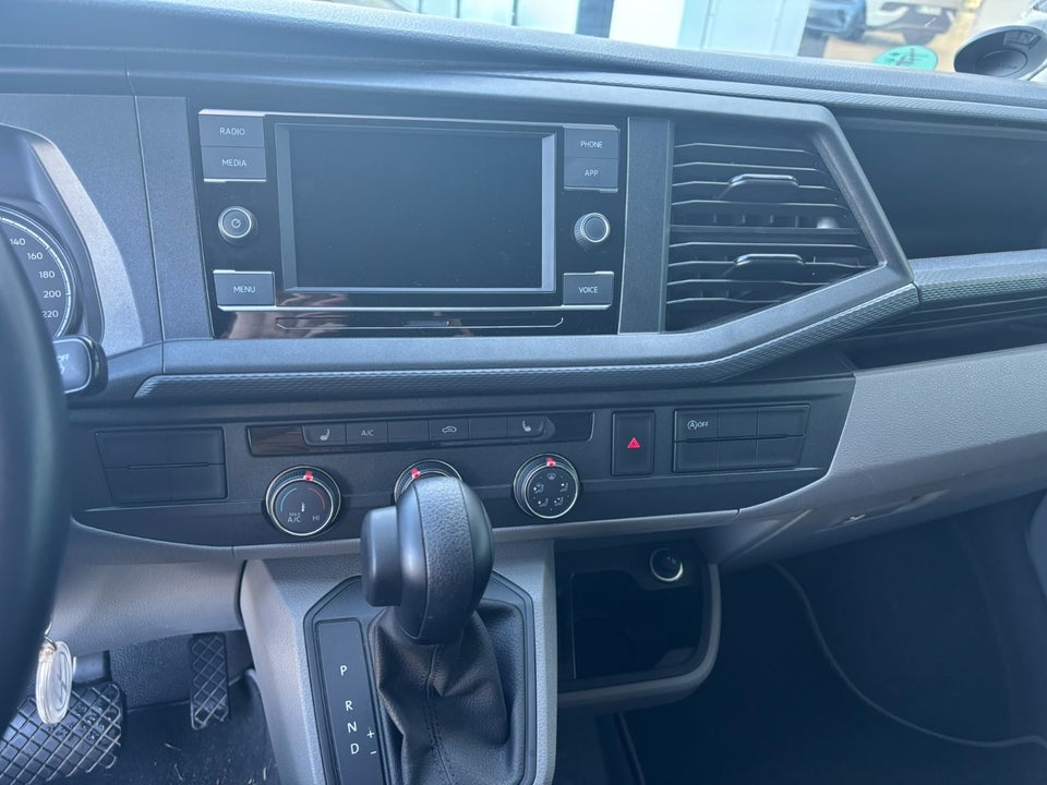VW Transporter 2,0 TDi 204 Kassevogn DSG lang