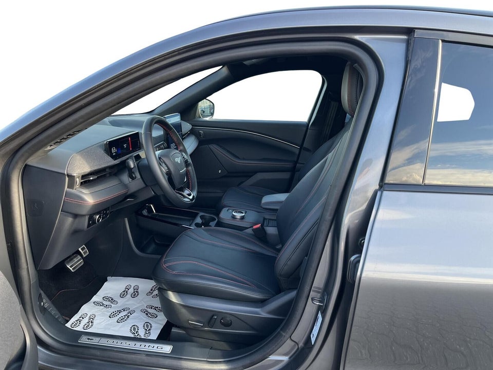 Ford Mustang Mach-E 98 Premium Extended Range AWD 5d