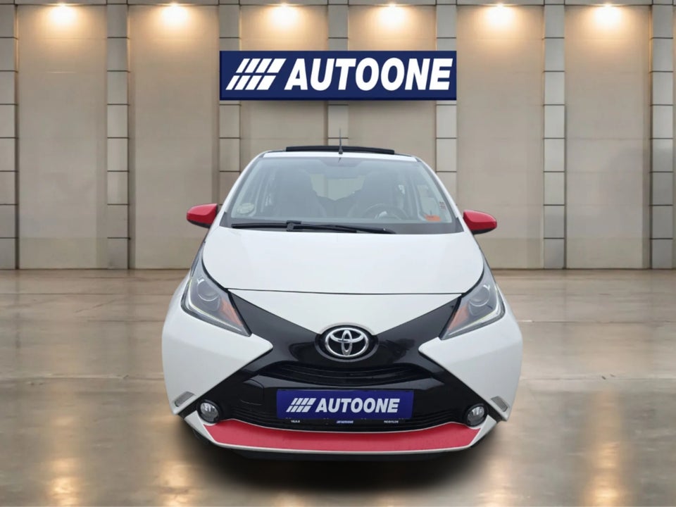 Toyota Aygo 1,0 VVT-i x-wave Sky 5d