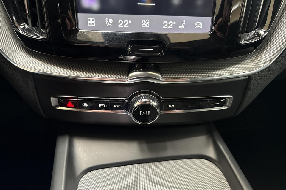 Volvo XC60 2,0 T6 ReCharge R-Design aut. AWD 5d