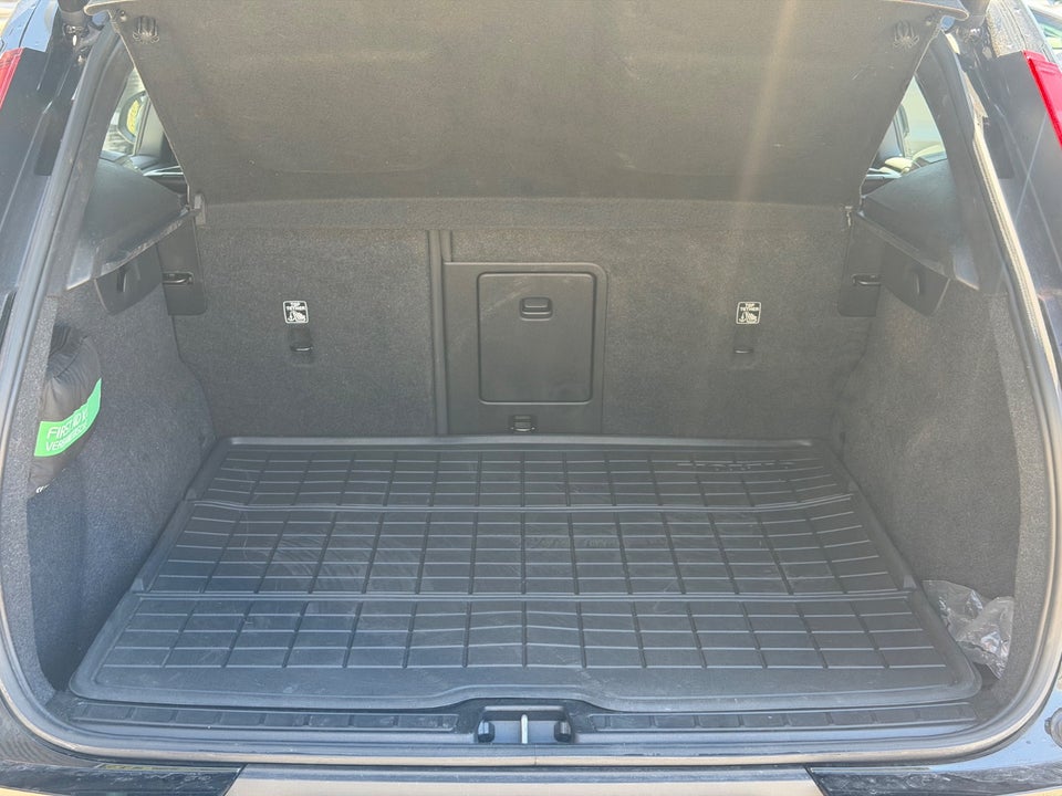 Volvo XC40 ReCharge Twin Plus 5d