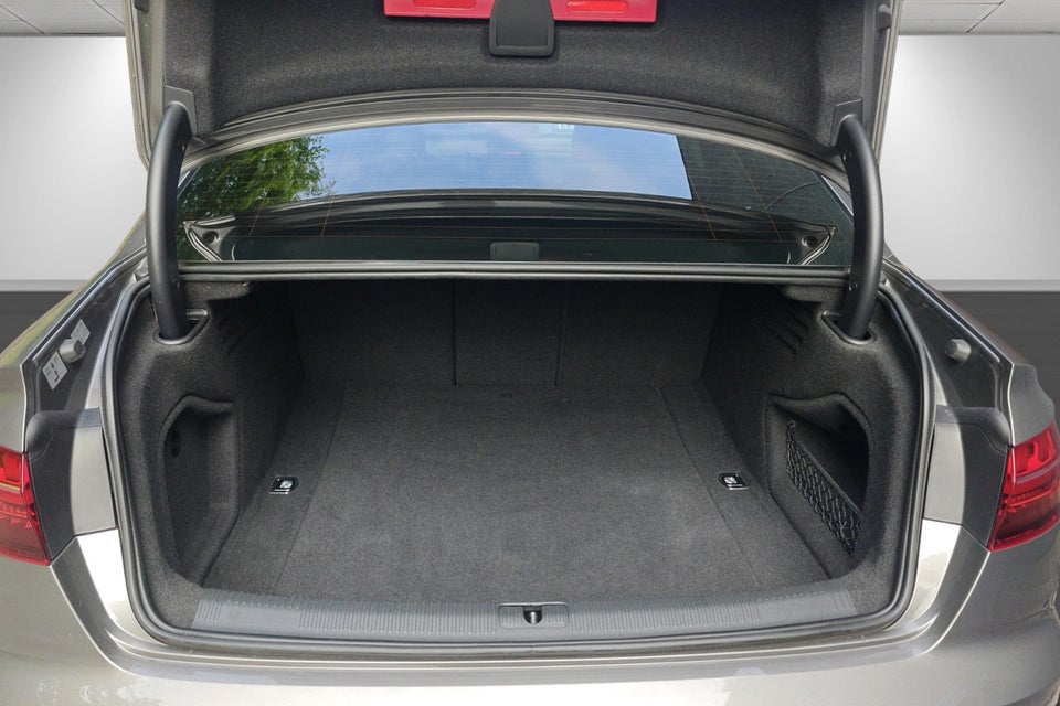 Audi A4 40 TFSi Advanced Prestige Tour plus S-tr. 4d