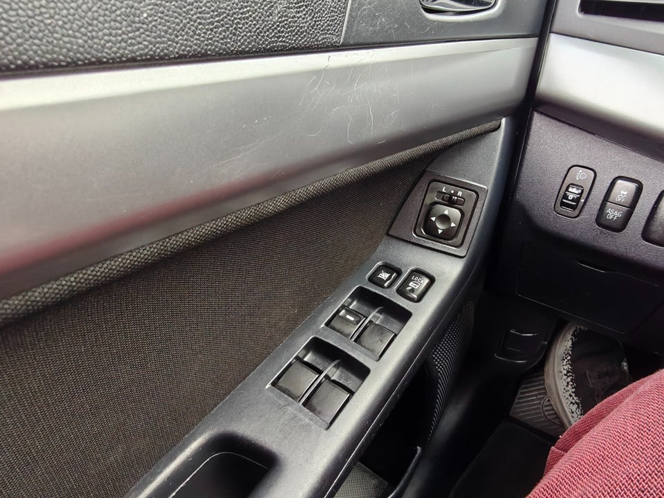 Mitsubishi Lancer 1,6 Invite SportBack 5d