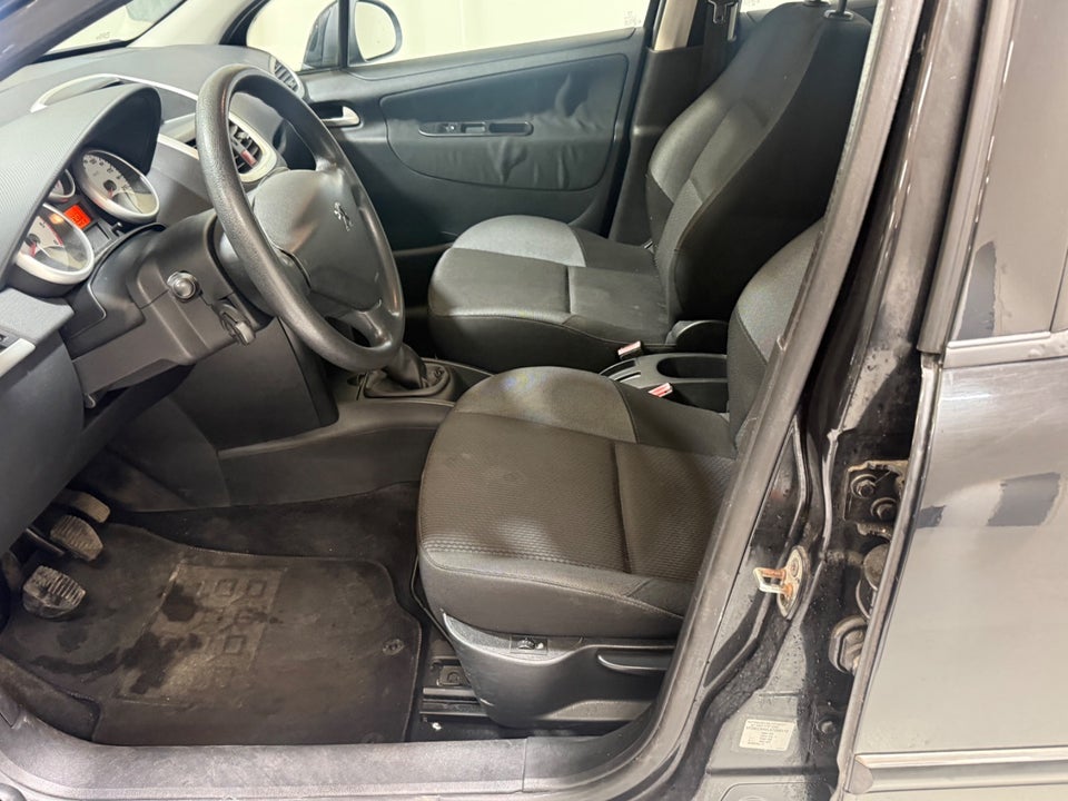 Peugeot 207 1,6 HDi 90 5d