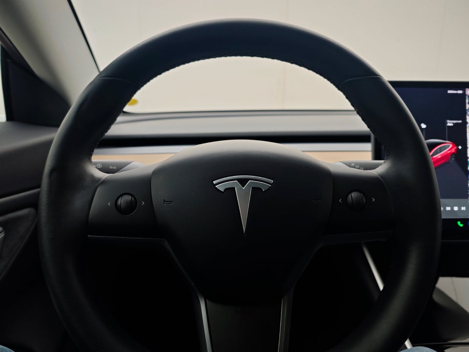 Tesla Model 3 Long Range AWD 4d