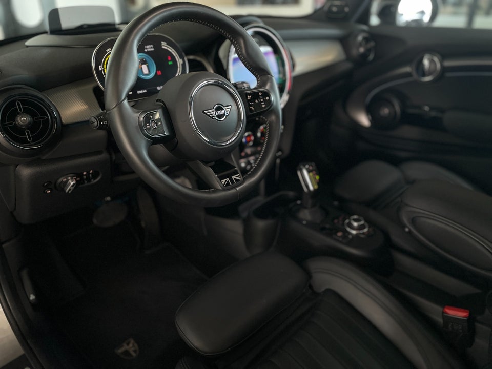 MINI Cooper SE Maximise 3d