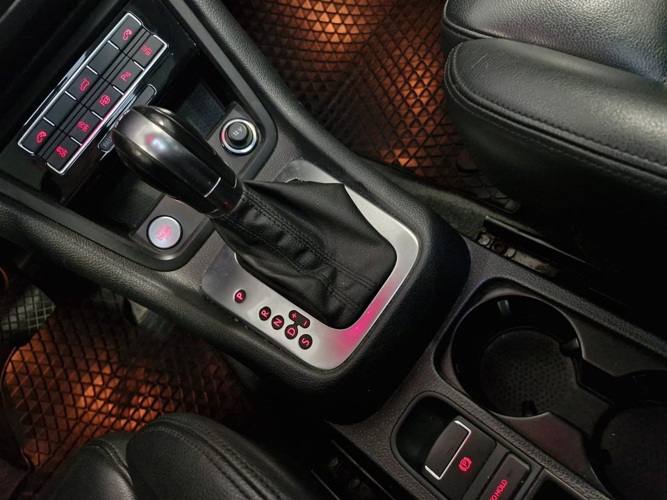 VW Sharan 2,0 TDi 140 Highline DSG BMT 7prs 5d