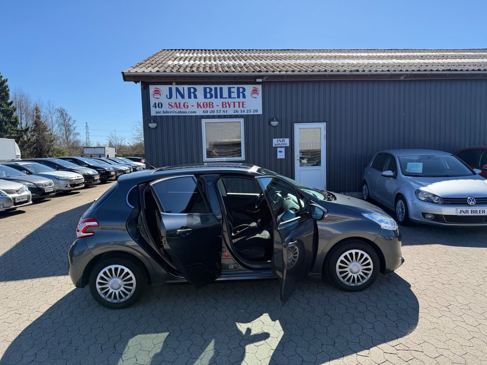 Peugeot 208 1,2 VTi 82 Allure 5d