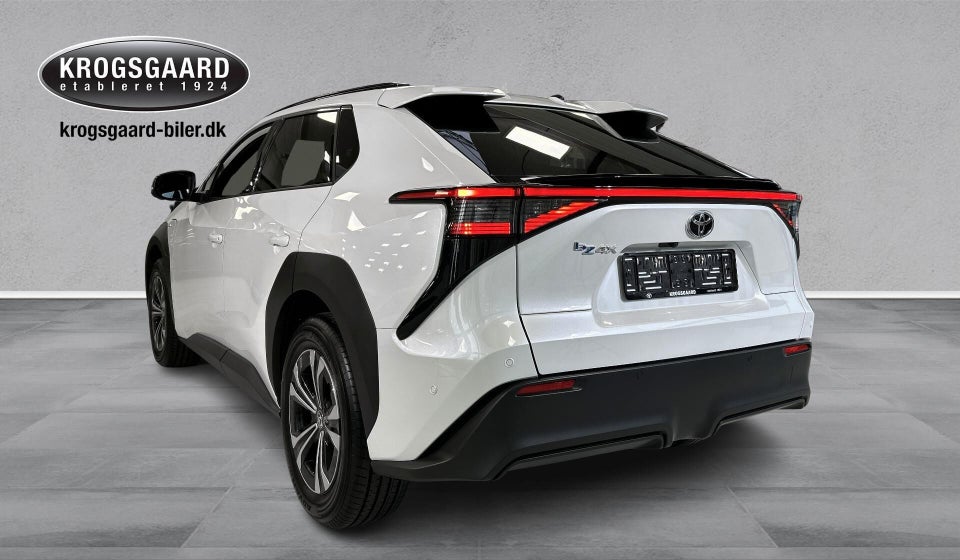 Toyota bZ4X Executive 5d