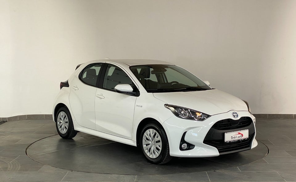 Toyota Yaris 1,5 Hybrid Essential e-CVT 5d