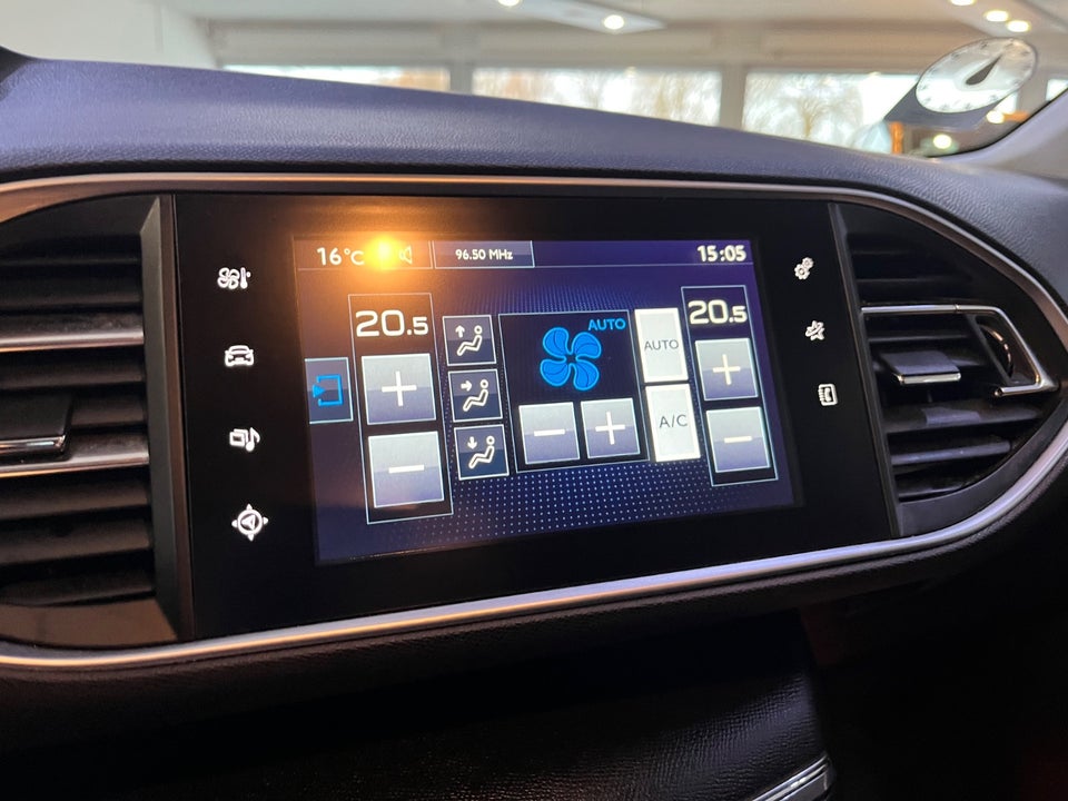 Peugeot 308 1,6 BlueHDi 120 Style SW 5d