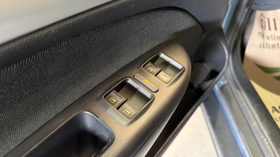 Skoda Octavia 1,6 FSi Ambiente 5d