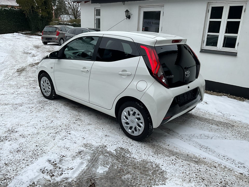 Toyota Aygo 1,0 VVT-i x-pression 5d