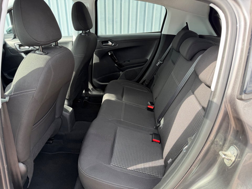 Peugeot 208 1,2 VTi 82 Allure 5d