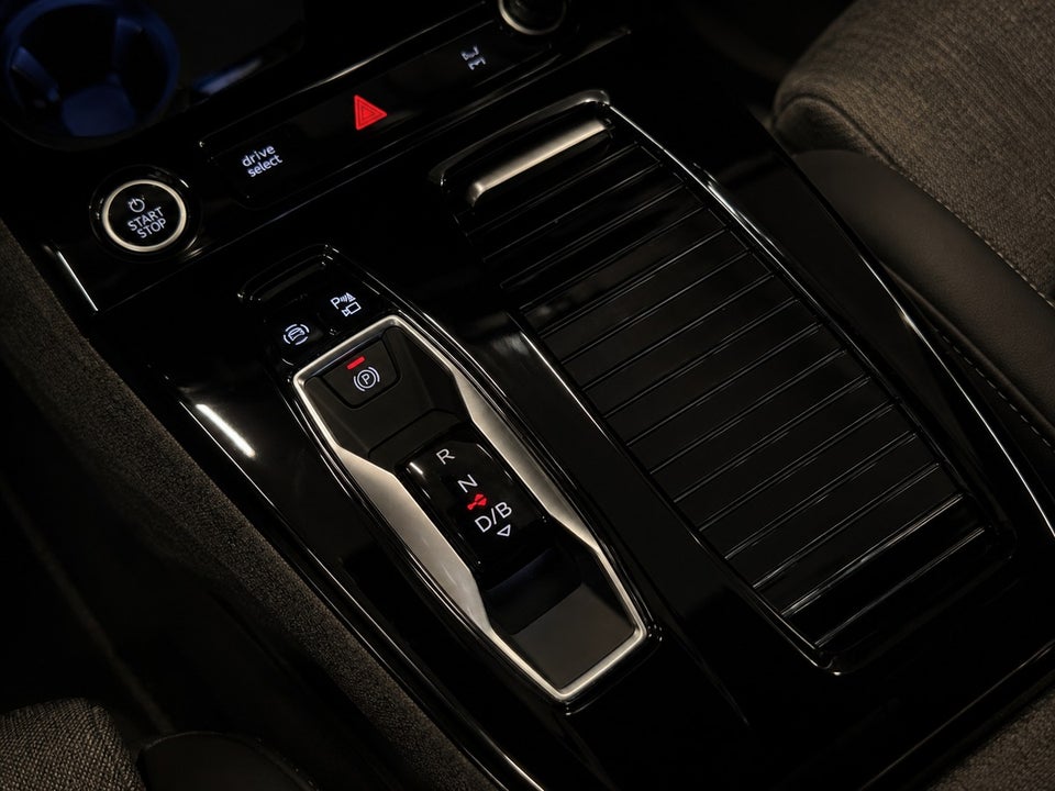 Audi Q6 e-tron S-line quattro 5d