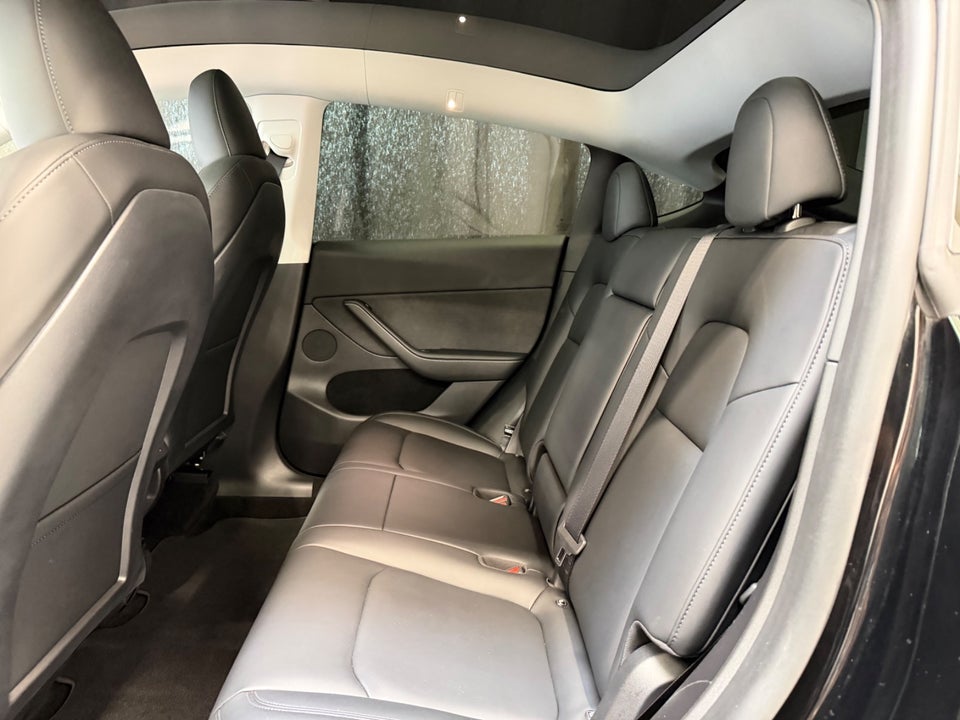 Tesla Model Y RWD 5d