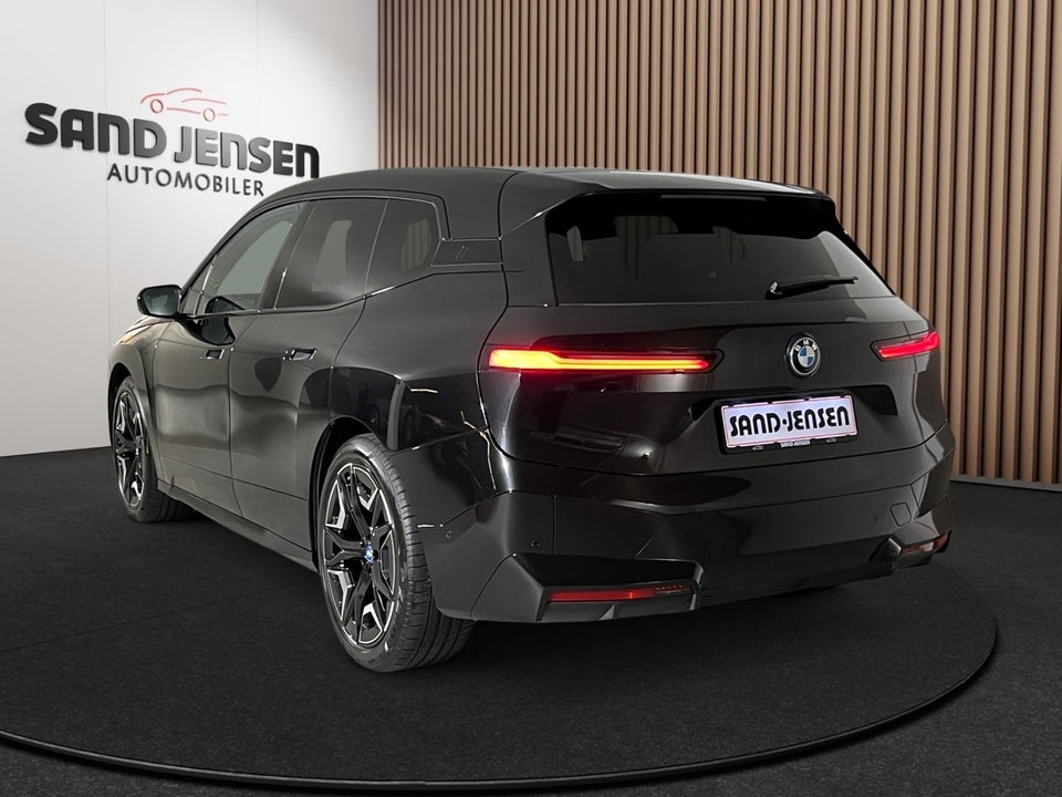 BMW iX xDrive40 Supercharged 5d