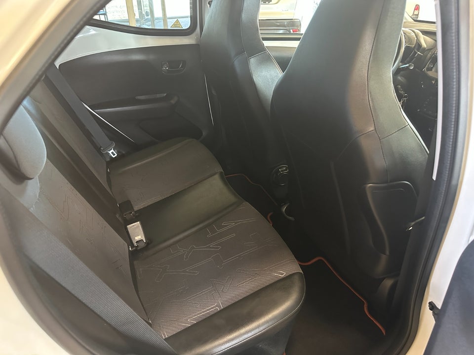 Toyota Aygo 1,0 VVT-i x-sky 5d