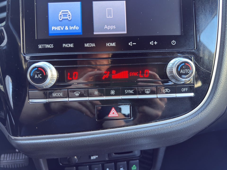 Mitsubishi Outlander 2,4 PHEV Instyle CVT 4WD 5d