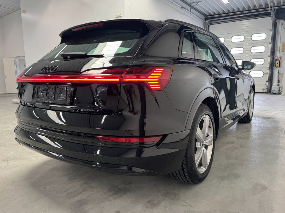 Audi e-tron 55 quattro 5d