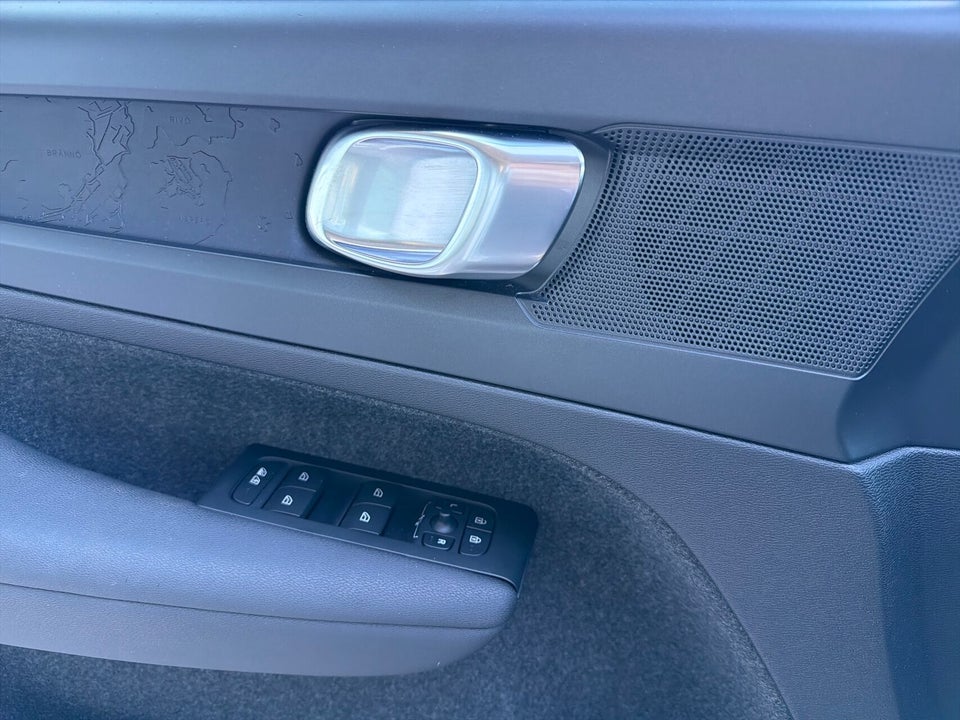 Volvo XC40 P6 ReCharge Plus 5d