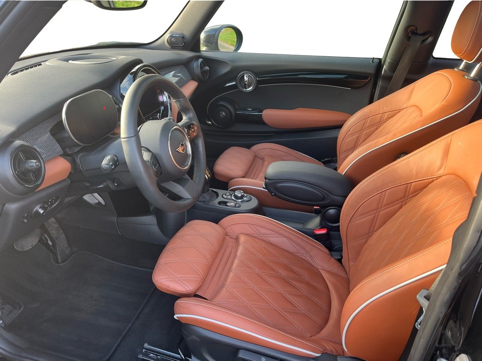 MINI Cooper SE Essential 3d