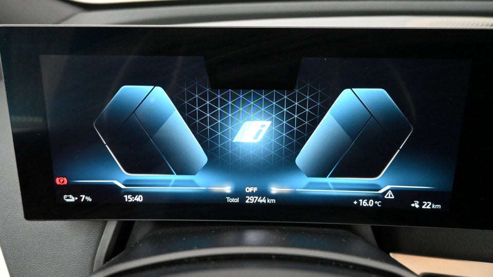 BMW iX xDrive40 Supercharged 5d