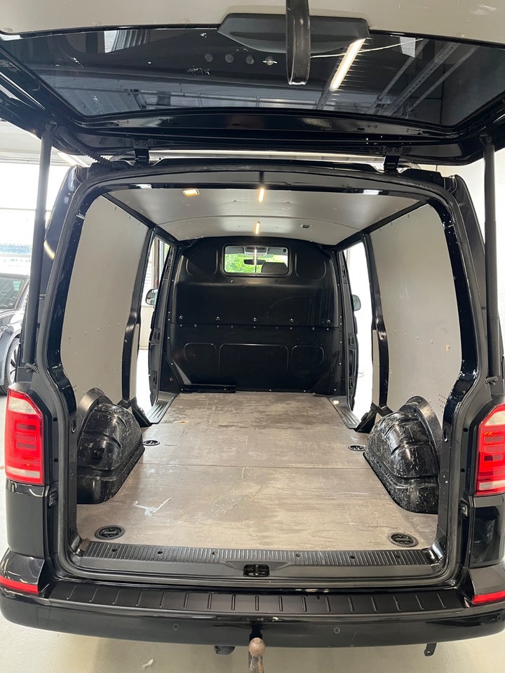 VW Transporter 2,0 TDi 204 Kassevogn DSG lang
