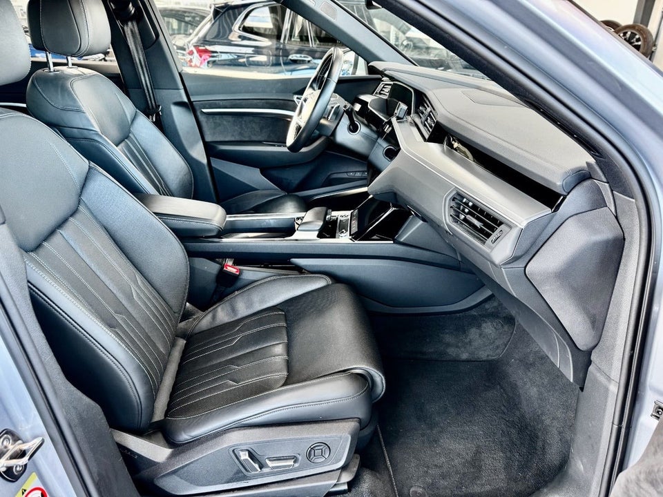 Audi e-tron 55 S-line quattro 5d