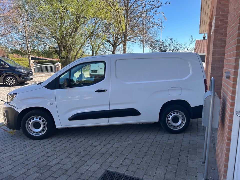 Peugeot Partner 1,5 BlueHDi 130 L2V2 Plus Van