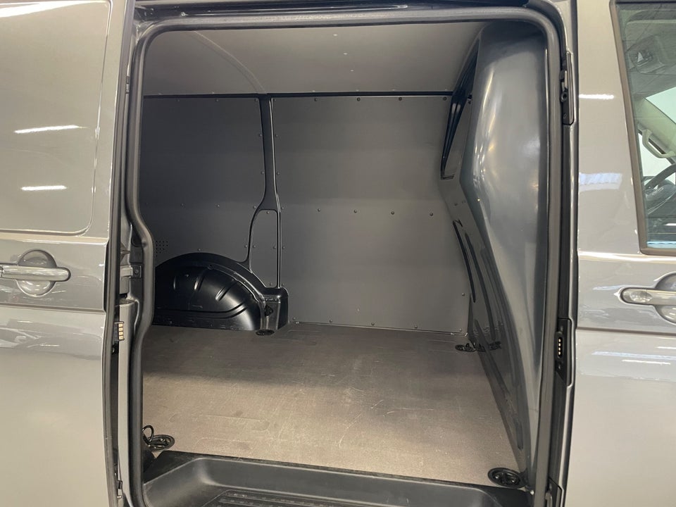 VW Transporter 2,0 TDi 199 Kassevogn DSG 4Motion kort