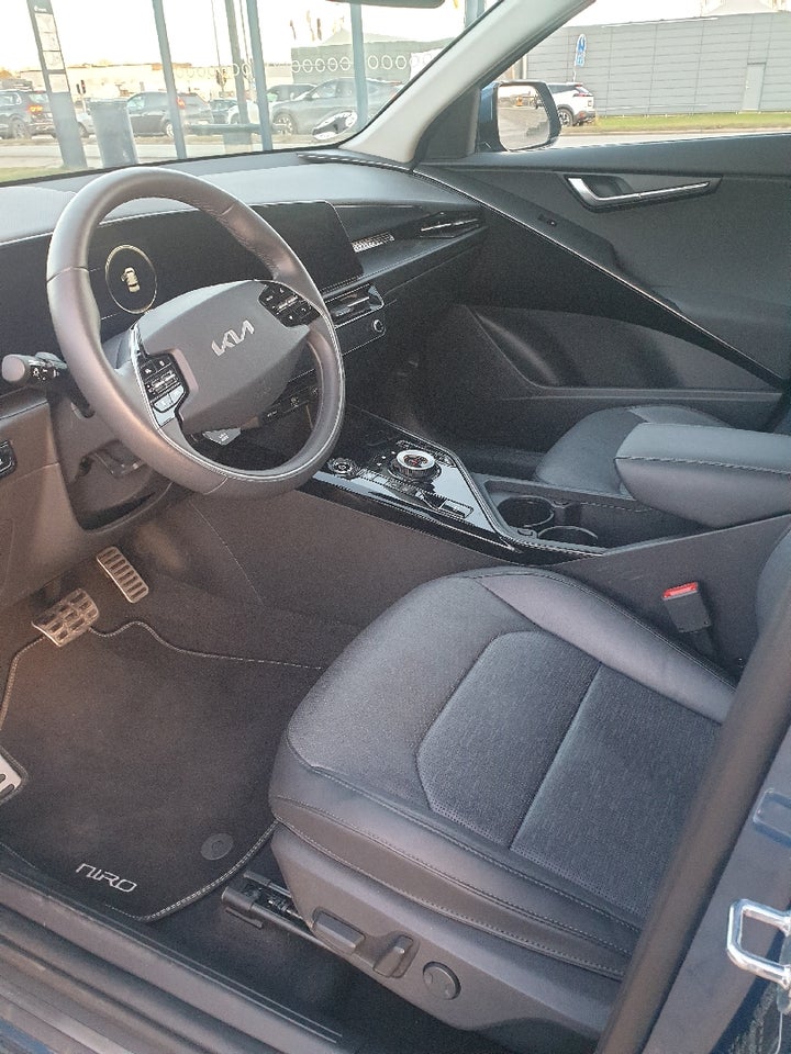 Kia Niro 64 EV Upgrade 5d
