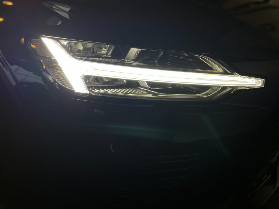 Volvo V60 2,0 T6 ReCharge Plus Dark aut. AWD 5d