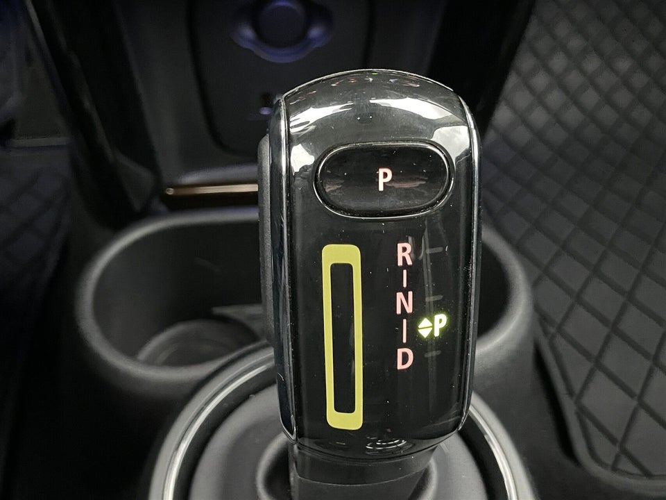 MINI Cooper SE Essential 3d