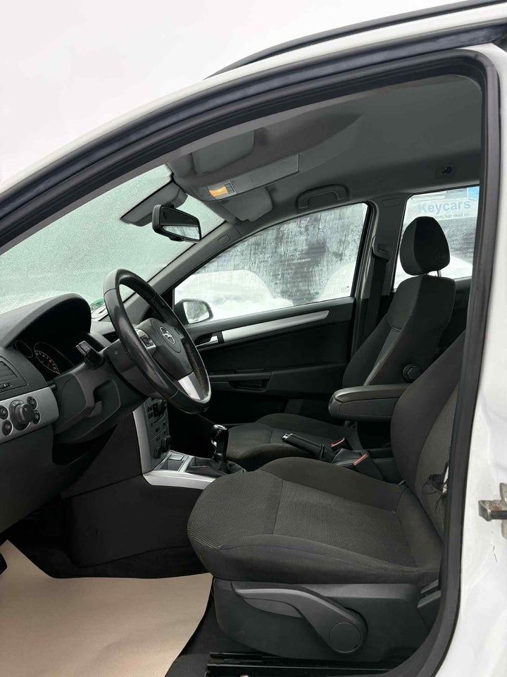 Opel Astra 1,7 CDTi 110 Enjoy 5d