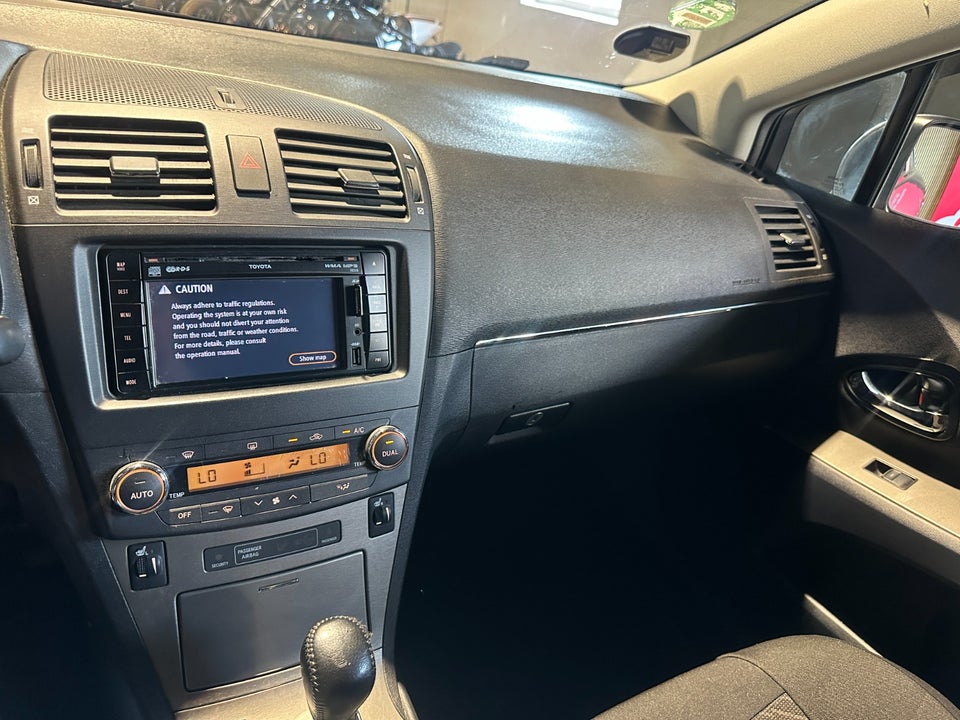 Toyota Avensis 2,0 VVT-i T2 stc. E-CVT 5d