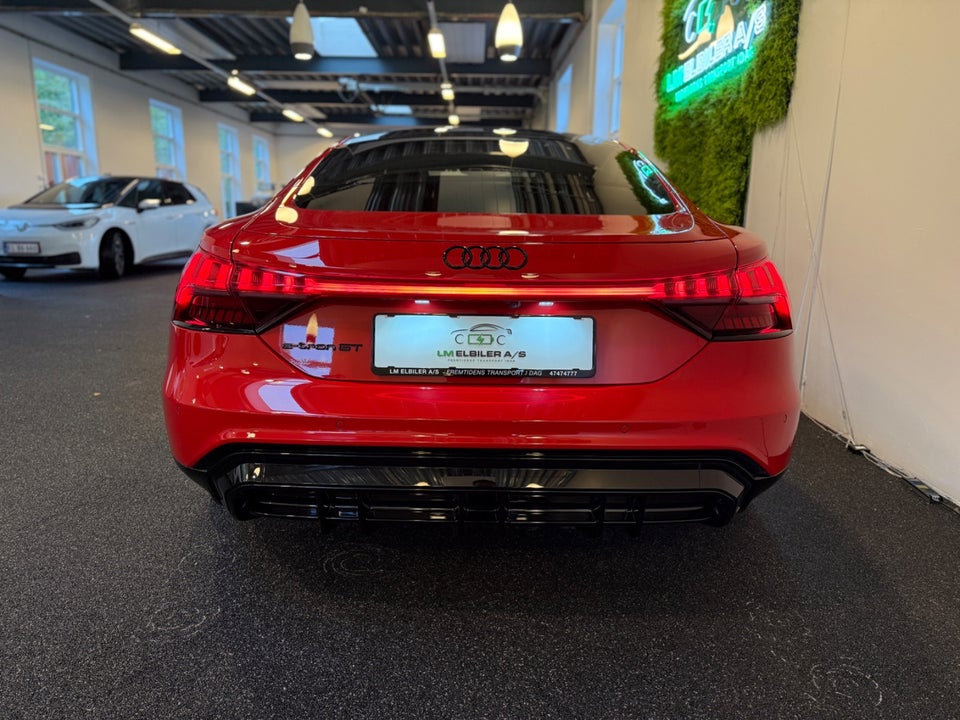 Audi e-tron GT pro quattro 4d