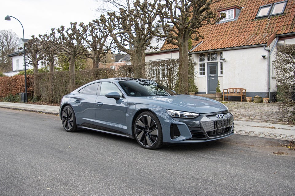 Audi e-tron GT quattro 4d