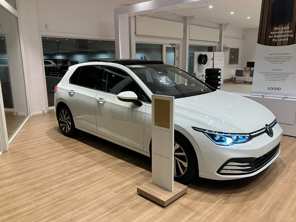 VW Golf VIII 1,4 eHybrid DSG 5d