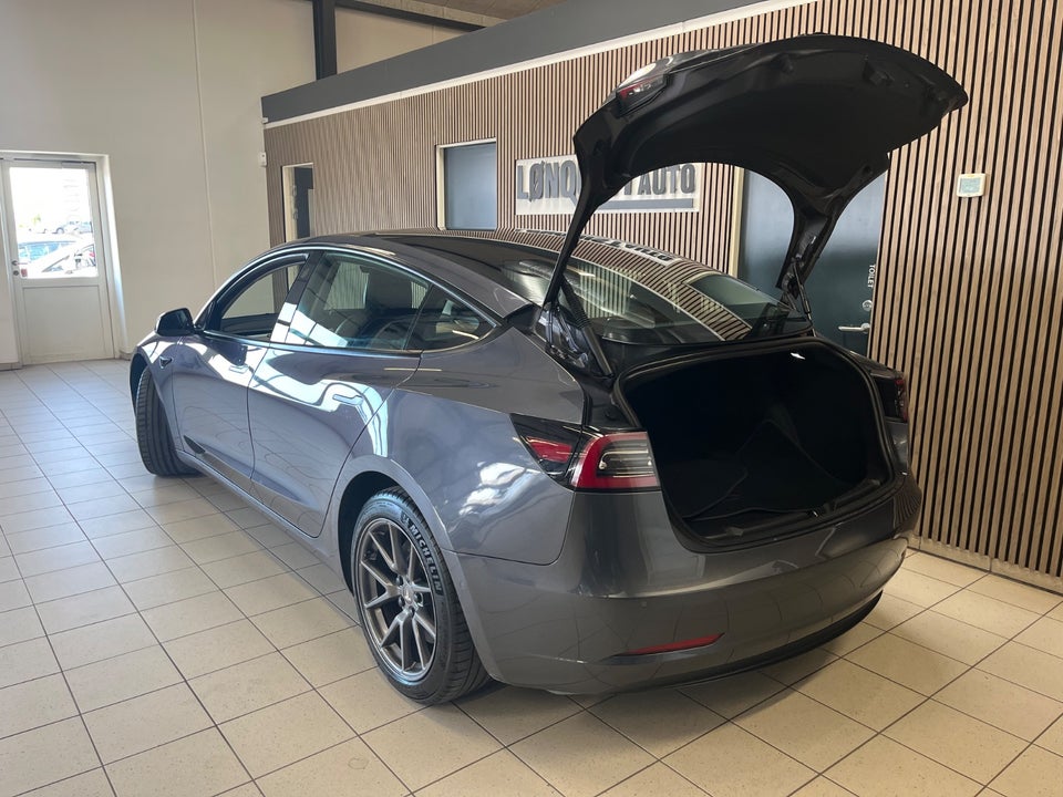 Tesla Model 3 Standard Range+ RWD 4d