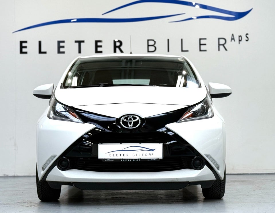 Toyota Aygo 1,0 VVT-i x-black 5d