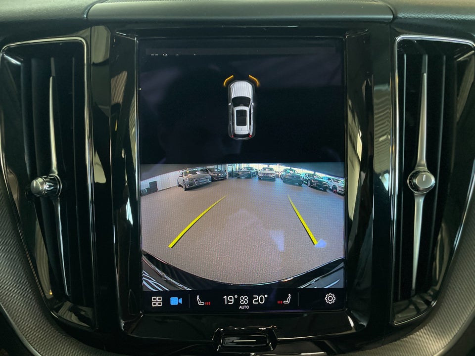 Volvo XC60 2,0 T6 ReCharge Plus Dark aut. AWD 5d