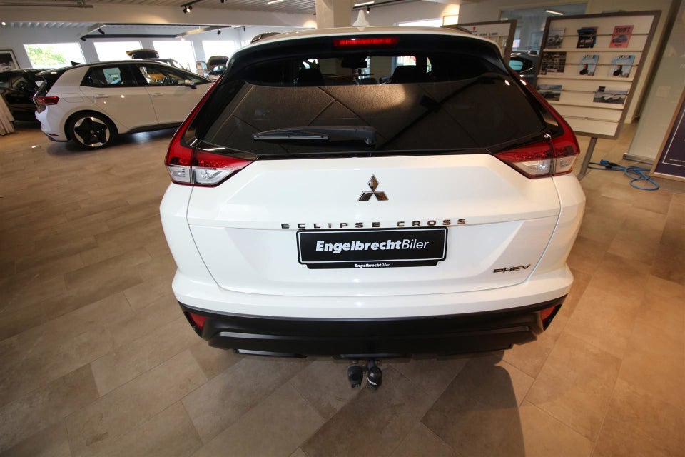 Mitsubishi Eclipse Cross 2,4 PHEV Intense CVT 4WD 5d