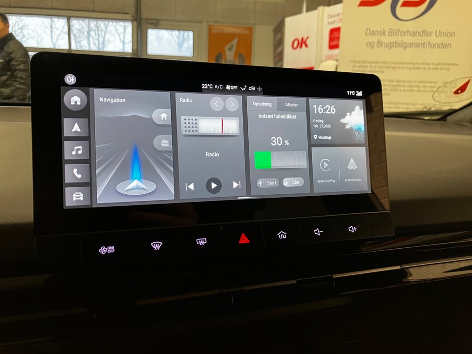 MG 4 77 Luxury Extended Range 5d