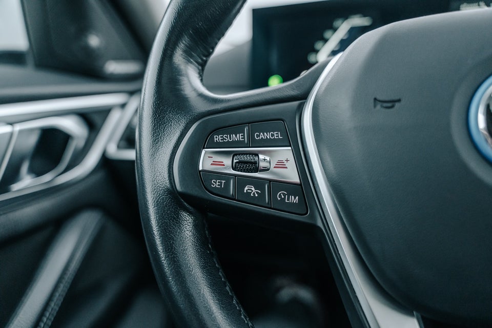 BMW i4 eDrive40 Charged 5d