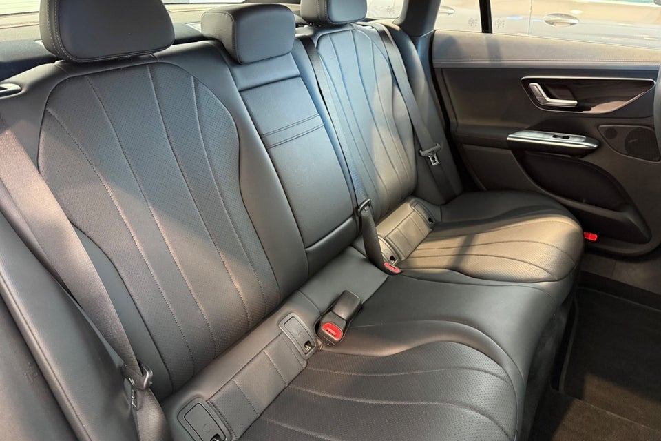 Mercedes EQE300 Avantgarde 4d