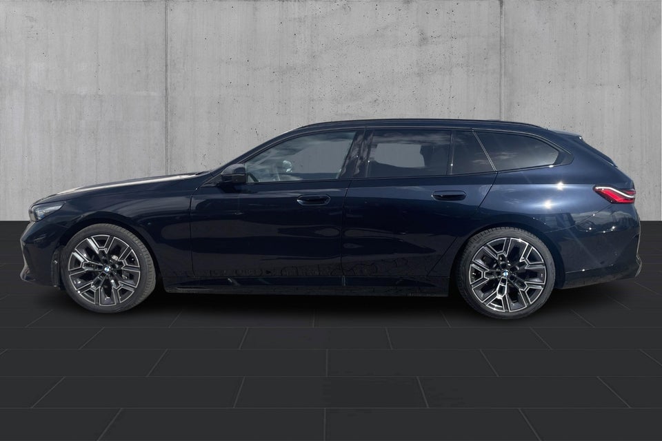 BMW i5 eDrive40 Fully Charged 4d