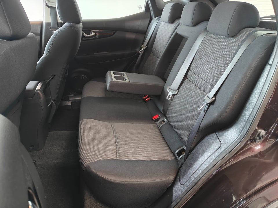 Nissan Qashqai 1,6 Dig-T 163 Acenta 5d